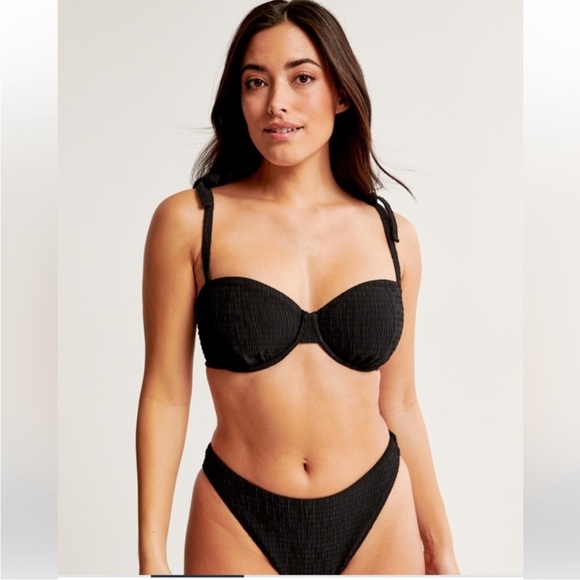 Abercrombie & Fitch Other - NWT ABERCROMBIE Curve Love Tie-Strap Underwire
Bikini Top M black swim